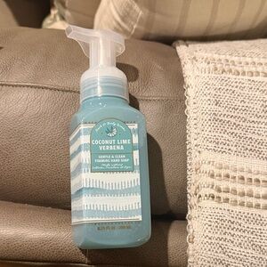 Bath & Body Works Coconut Lime Verbena Foaming Hand Soap - Blue